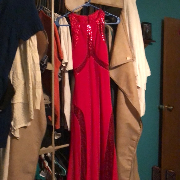 Ball gown - Picture 2 of 4